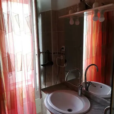 Ala Do Castelo Lagos